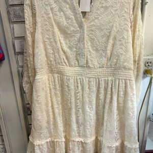 Torrid Ladies size 3 Cream Lace Long sleeve Dress